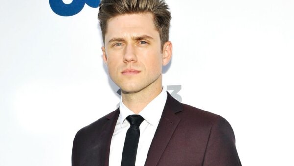 #ManCrushMonday: Aaron Tveit ーHarper’s Bazaar