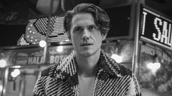 Variety インタビュー記事　Aaron Tveit on How ‘Moulin Rouge!’ Brought Him Back to Broadway