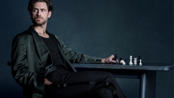 Todd Snyder Taps Actor and Singer Aaron Tveit for Fall Campaign -WWD